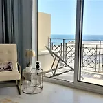 Potato At Front & Sea View דירה *