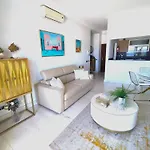 Potato At Front & Sea View לאגוּ‏ש