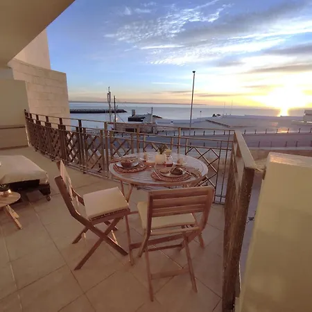 Potato At Front & Sea View Апартаменты